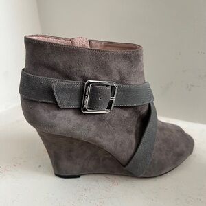 Vince Camuto Grey Pearl Wedged Heels